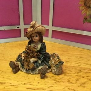 Figurines
